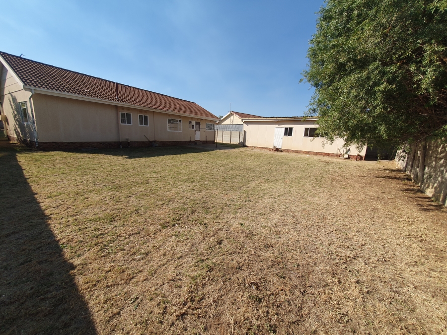 To Let 3 Bedroom Property for Rent in Riebeeckstad Free State